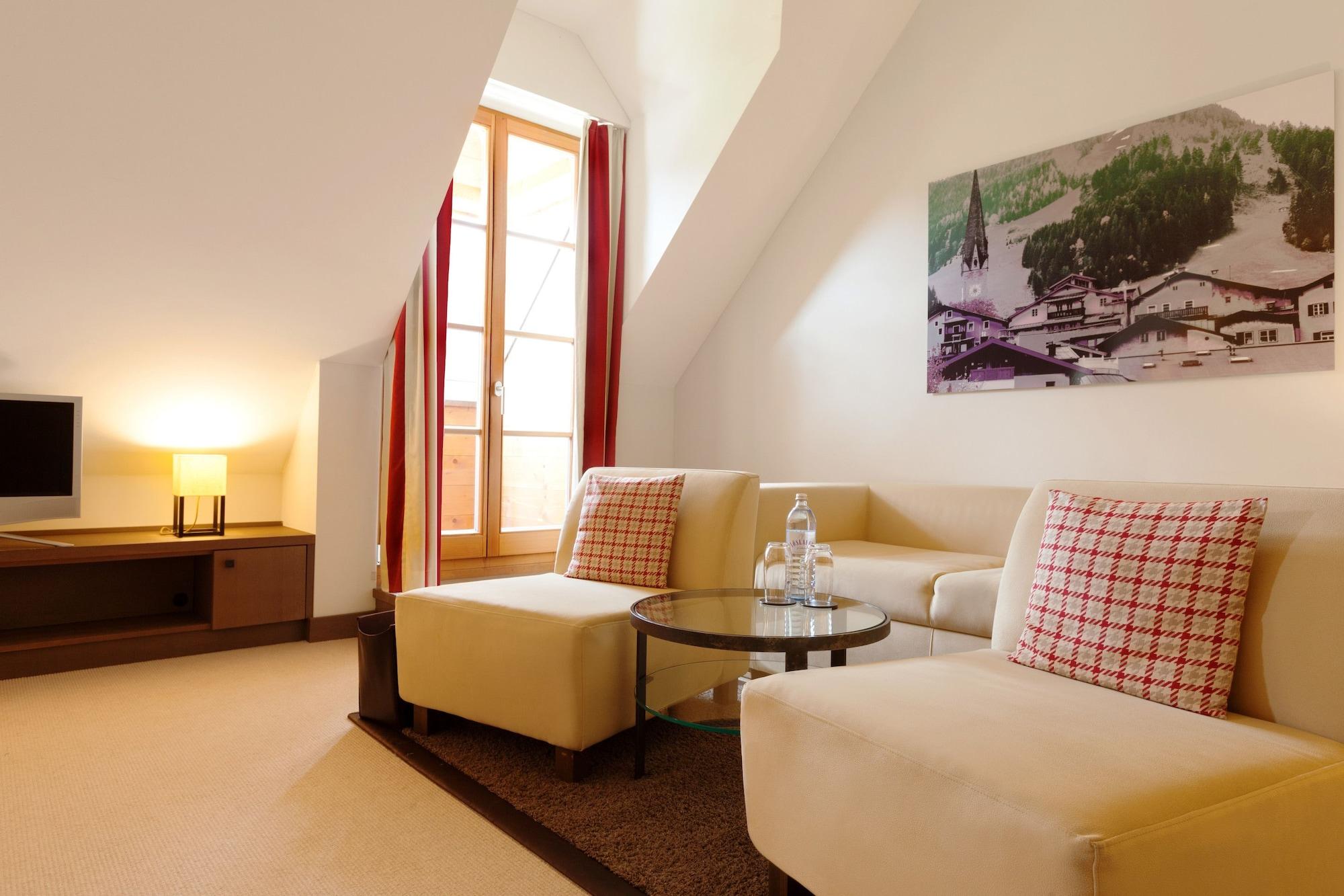 Schlosshotel Kitzbuehel A-Rosa Collection Екстер'єр фото A suite at the Hotel de la Couronne
